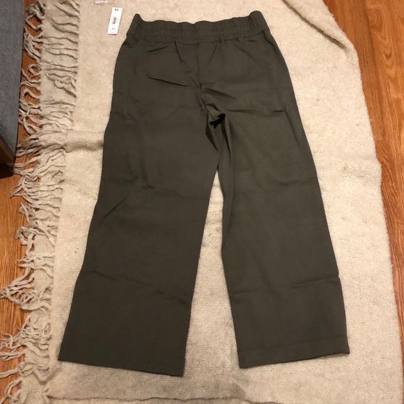 NWT Green Capri lounge pants - Picture 4 of 4